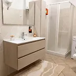 Daire Domus Rea - Terrazza Privata E Smart Check-in H24 *