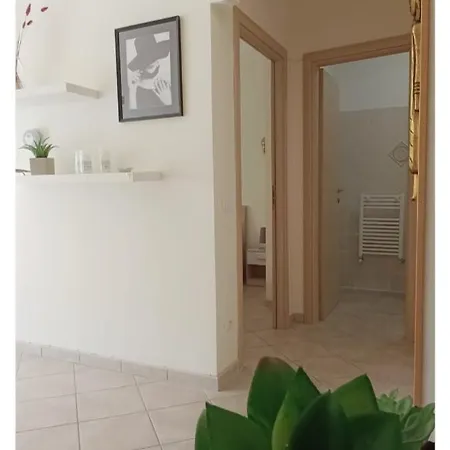 公寓 Domus Rea Bracciano - Terrazza E Self Check-In H 24 布拉恰诺