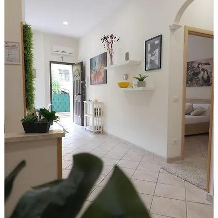 Domus Rea Bracciano (Rome)