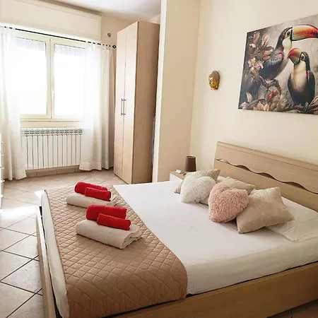 Domus Rea Bracciano - Terrazza E Self Check-In H 24 * 布拉恰诺
