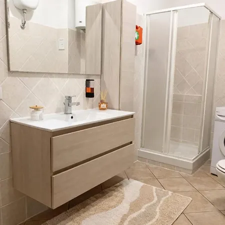 Appartamento Domus Rea - Terrazza Privata E Self Check-in H24 *