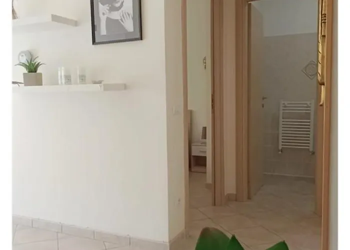 Апартаменты Domus Rea - Moderno Con Check-in Automatico H24 E Area Esterna Privata Браччано