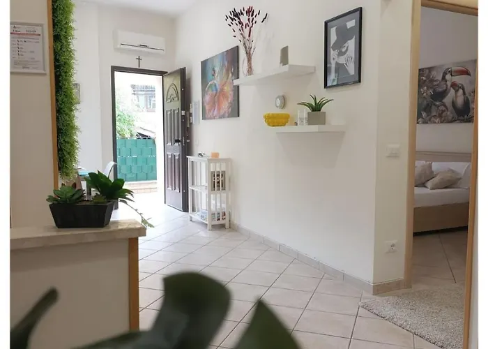 Domus Rea - Moderno Con Check-in Automatico H24 E Area Esterna Privata Bracciano (Rome)